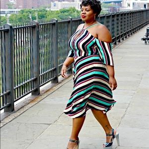 Cold Shoulder Multicolored Dress Size: 20